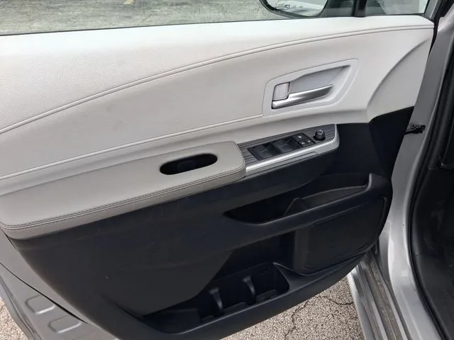 2025 Toyota Sienna XLE 8 Passenger photo 13