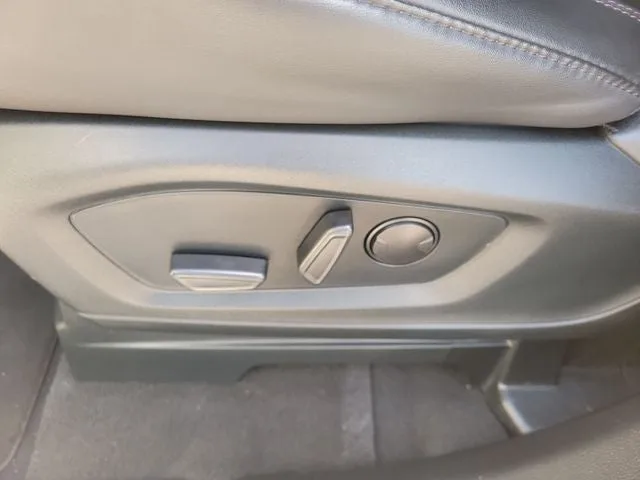 2023 Ford Explorer Platinum photo 13