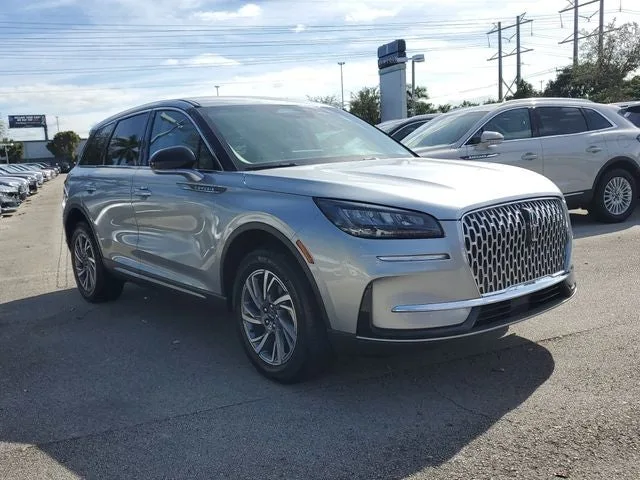 2023 Lincoln Corsair Standard photo 24