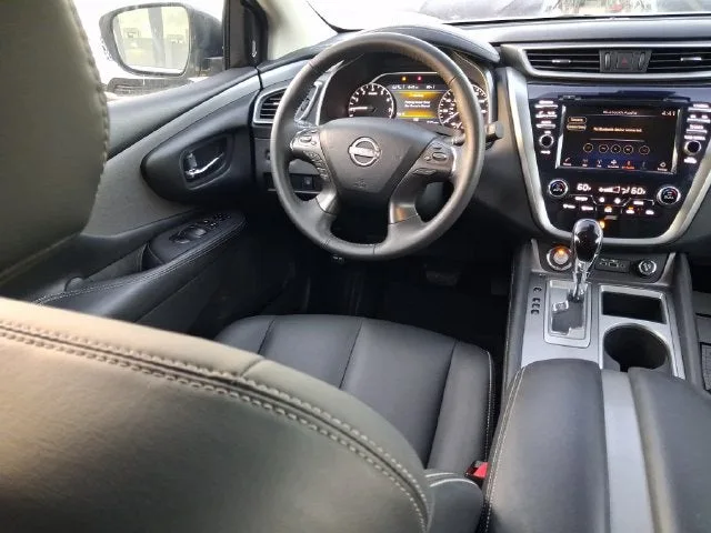 2023 Nissan Murano SV photo 8