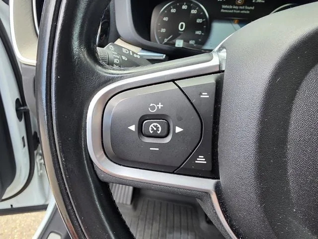 2018 Volvo XC60 T6 Momentum photo 32