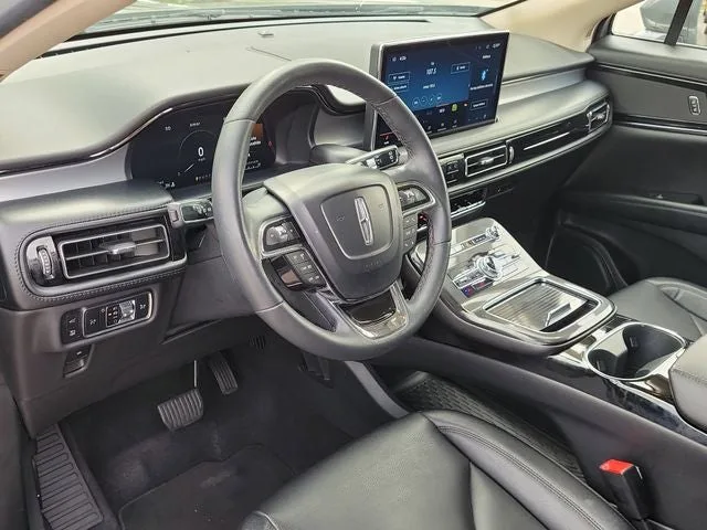 2023 Lincoln Nautilus Standard photo 10