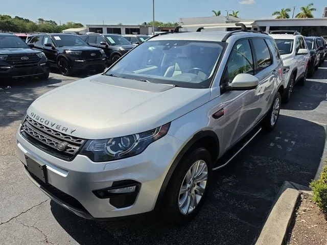 2018 Land Rover Discovery Sport SE photo 25