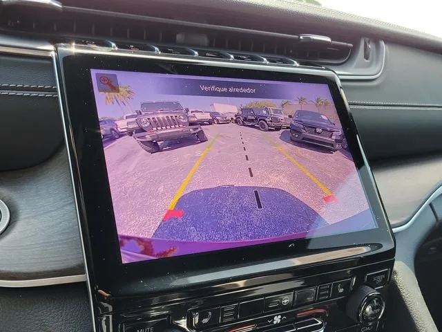 2025 Jeep Grand Cherokee Limited photo 25