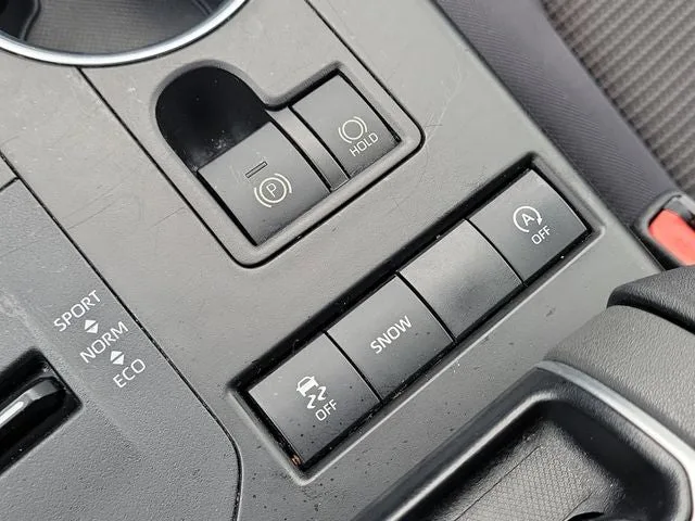 2021 Toyota Highlander L photo 29