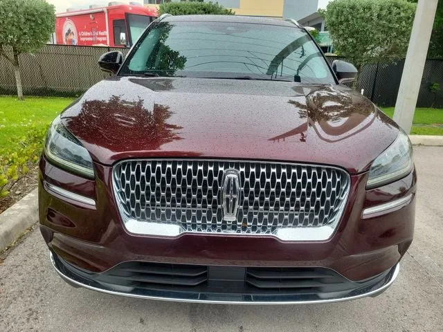 2021 Lincoln Corsair Standard photo 2