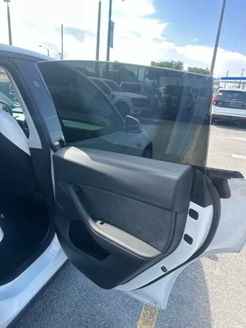 2024 Tesla Model Y Performance photo 10
