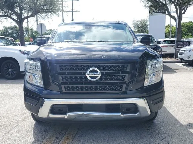 2021 Nissan Titan SV photo 2