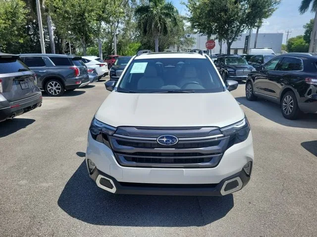 2025 Subaru Forester Premium photo 2