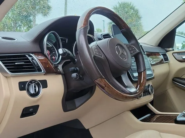 2018 Mercedes-Benz GLS GLS 550 4MATIC® photo 9