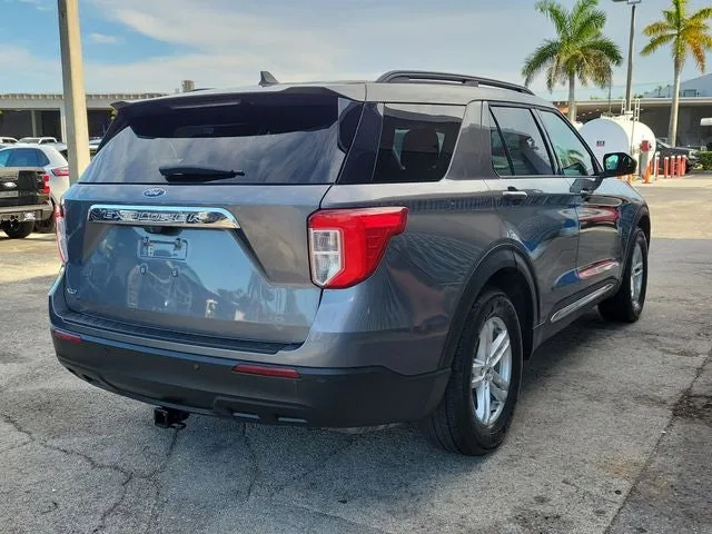 2021 Ford Explorer XLT photo 3