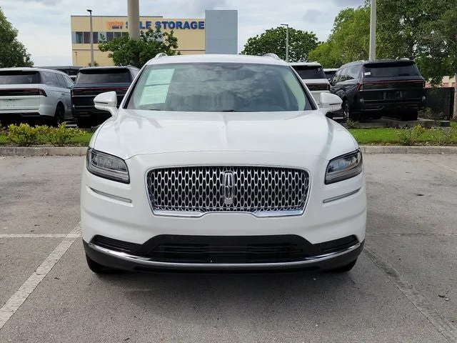 2023 Lincoln Nautilus Standard photo 2