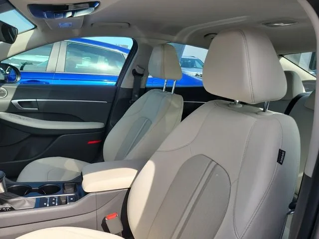2025 Hyundai Sonata SE photo 8