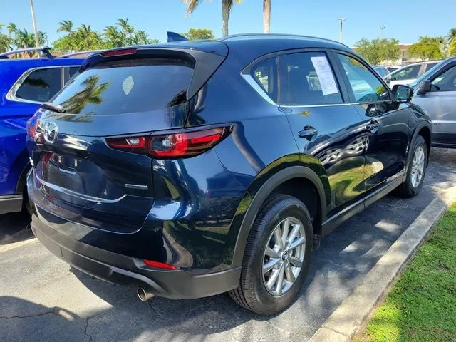 2022 Mazda CX-5 2.5 S Preferred Package photo 3
