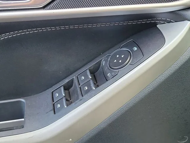 2021 Ford Explorer XLT photo 15