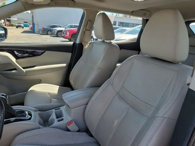 2017 Nissan Rogue Sport SL photo 9