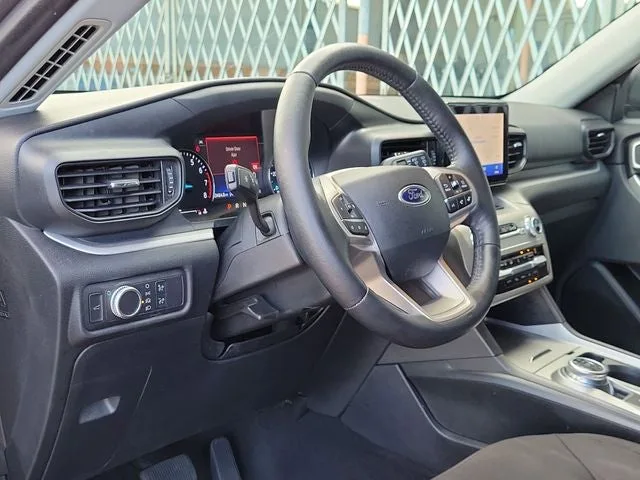 2021 Ford Explorer XLT photo 8