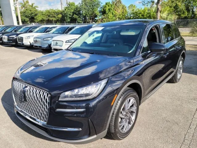 2023 Lincoln Corsair Standard photo 20