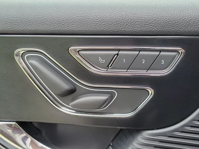 2021 Lincoln Corsair Standard photo 14
