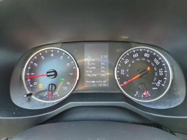 2021 Toyota RAV4 XLE photo 19