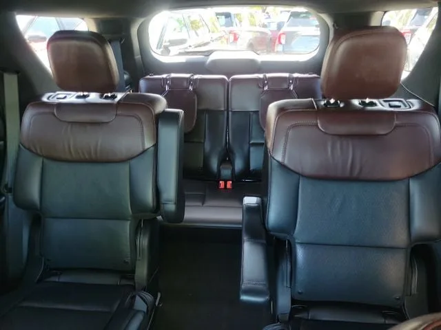 2023 Ford Explorer Platinum photo 11