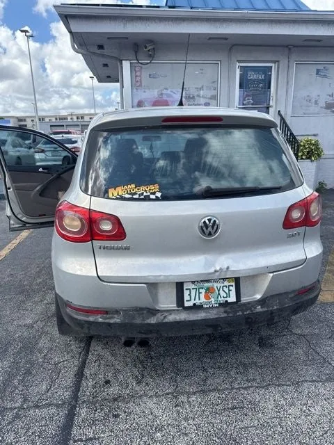 2010 Volkswagen Tiguan S photo 6