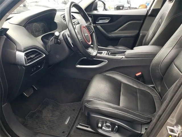 2018 Jaguar F-PACE 20d R-Sport photo 3
