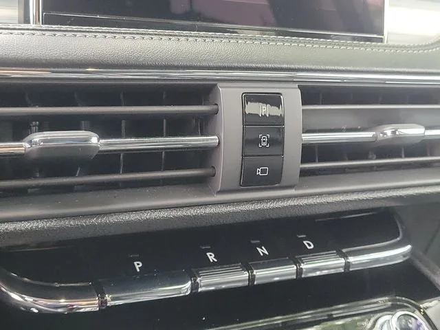 2021 Lincoln Corsair Standard photo 23