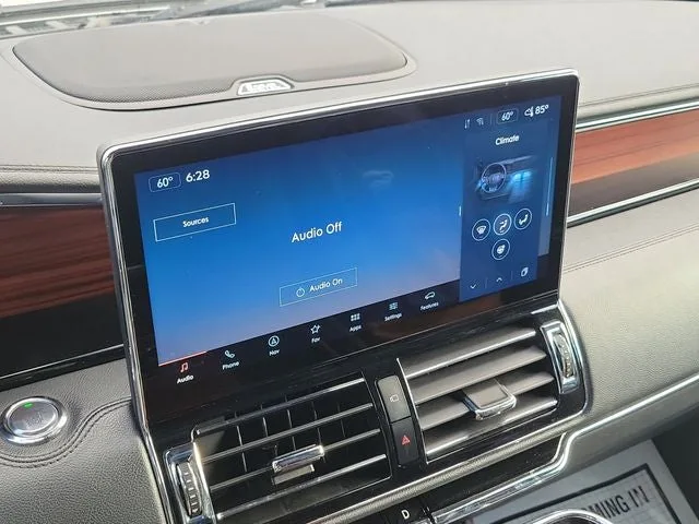 2024 Lincoln Navigator L Reserve photo 24