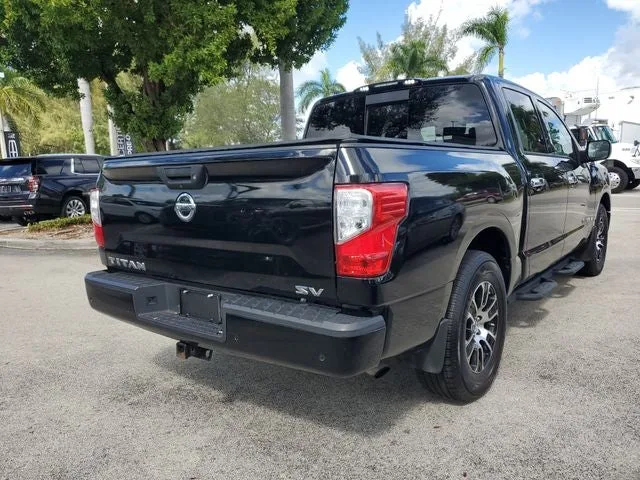 2021 Nissan Titan SV photo 6