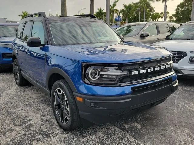 2024 Ford Bronco Sport Outer Banks photo 2