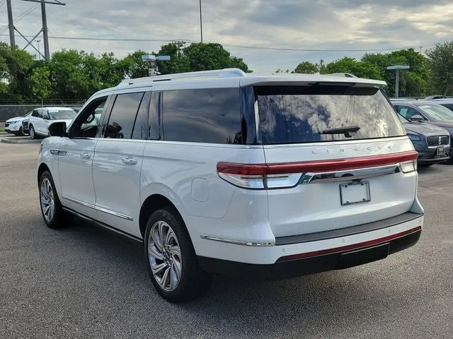 2024 Lincoln Navigator L Reserve photo 4