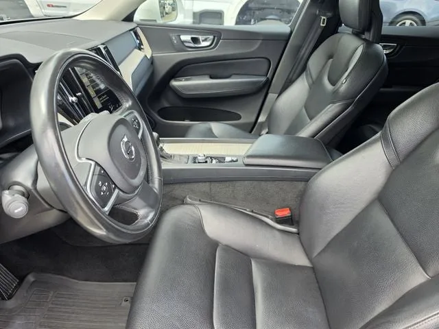 2018 Volvo XC60 T6 Momentum photo 27