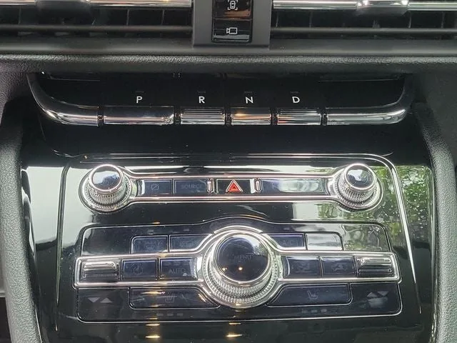 2021 Lincoln Corsair Standard photo 24