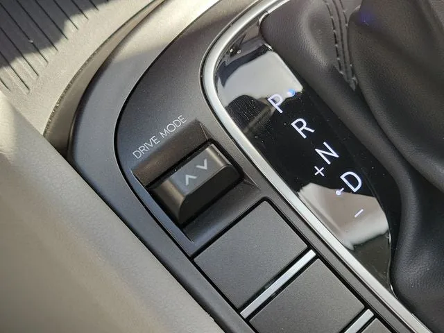 2025 Hyundai Kona SEL photo 26