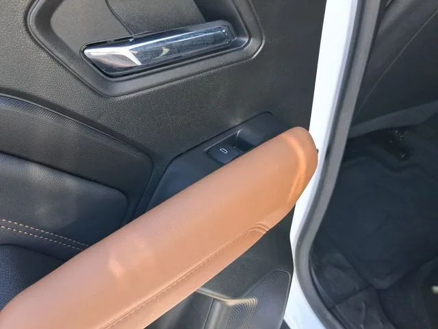 2025 GMC Canyon AT4 photo 10