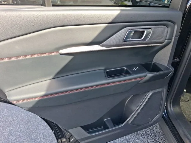 2025 Ford Explorer ST-Line photo 9