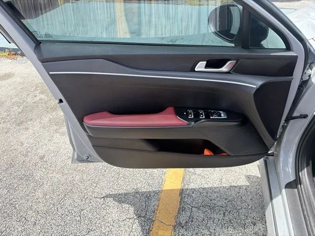 2021 Kia K5 GT-Line photo 9