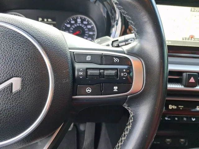 2023 Kia K5 GT-Line photo 18