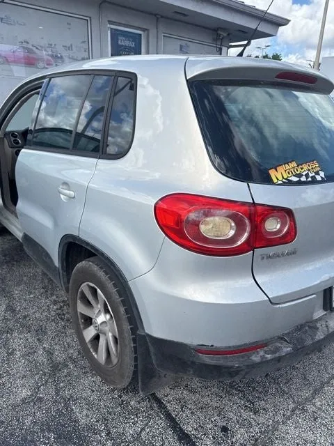 2010 Volkswagen Tiguan S photo 7