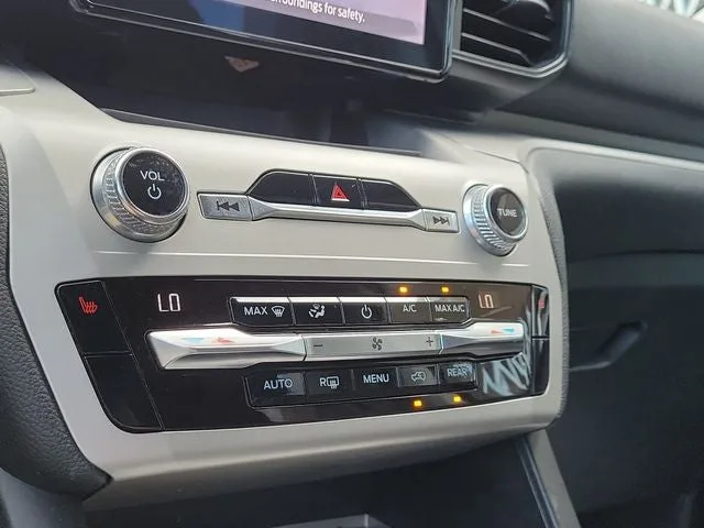 2021 Ford Explorer XLT photo 23