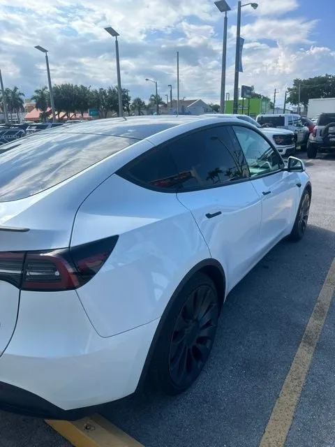 2024 Tesla Model Y Performance photo 12