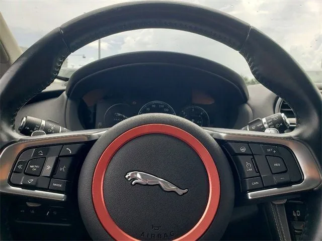 2018 Jaguar F-PACE 20d R-Sport photo 31