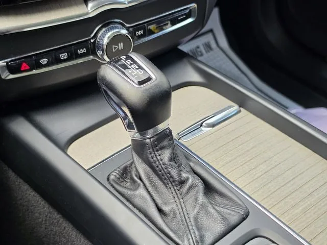2018 Volvo XC60 T6 Momentum photo 48