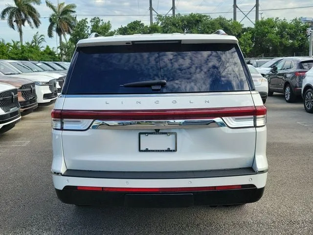 2024 Lincoln Navigator L Reserve photo 5