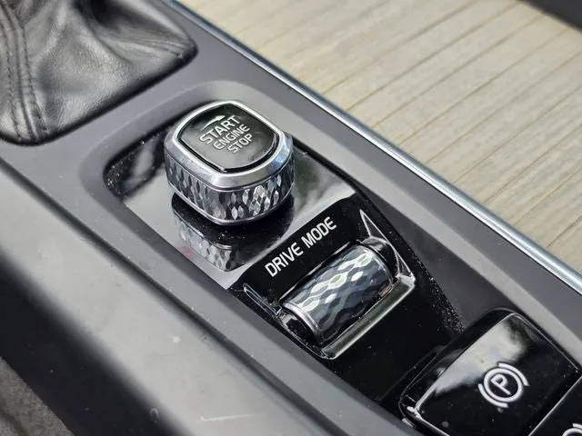2018 Volvo XC60 T6 Momentum photo 50