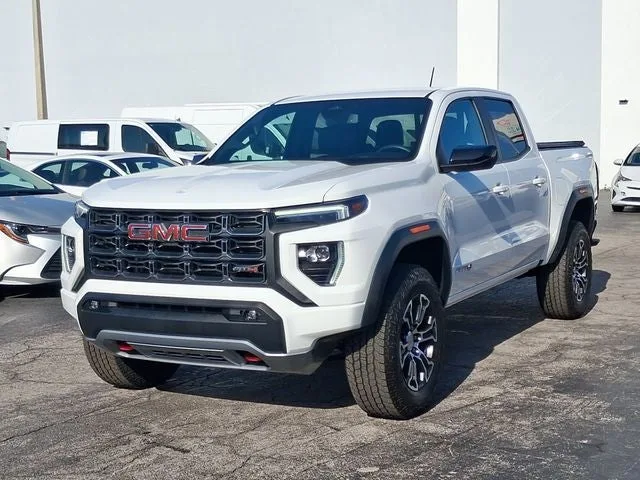 2025 GMC Canyon AT4 photo 2