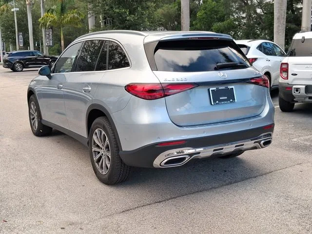 2023 Mercedes-Benz GLC GLC 300 4MATIC® photo 3