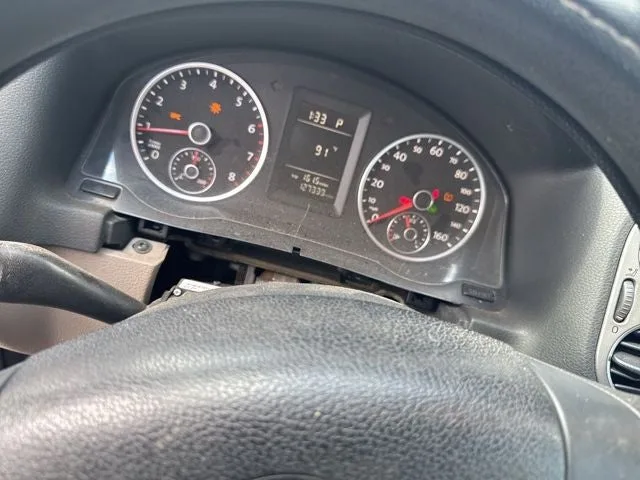 2010 Volkswagen Tiguan S photo 8