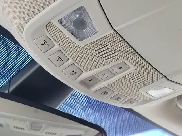 2018 Ford Edge Titanium photo 32
